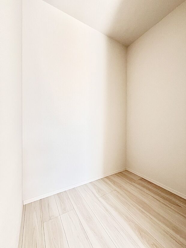 ウォークインクローゼットの活用で生活空間スッキリ