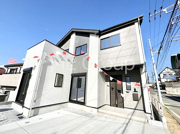 〜Exterior〜　一戸建ての大きなメリットは、自分達の「土地」を「自由に」使える事です。ガーデニングやＤＩＹ，車やバイクの趣味など様々な用途で利用できます。