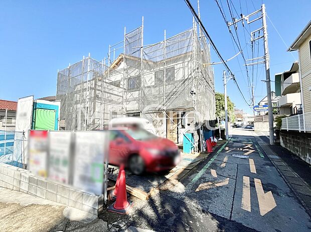 〜Exterior〜　一戸建ての大きなメリットは、自分達の「土地」を「自由に」使える事です。ガーデニングやＤＩＹ，車やバイクの趣味など様々な用途で利用できます。