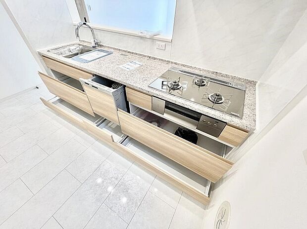 スライド式収納なので上からの出し入れが可能！腰をかがめずに楽々！ 