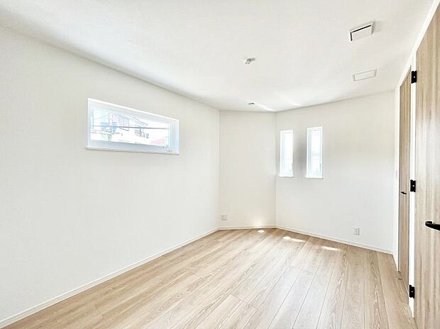 2面採光を確保した明るい空間。家族みんなが快適な暮らしを実現する設計です。