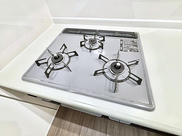 ◆2号棟◆ガスコンロはＳｉセンサー搭載。火力調節や焦げ付き・消し忘れも防いでくれます。