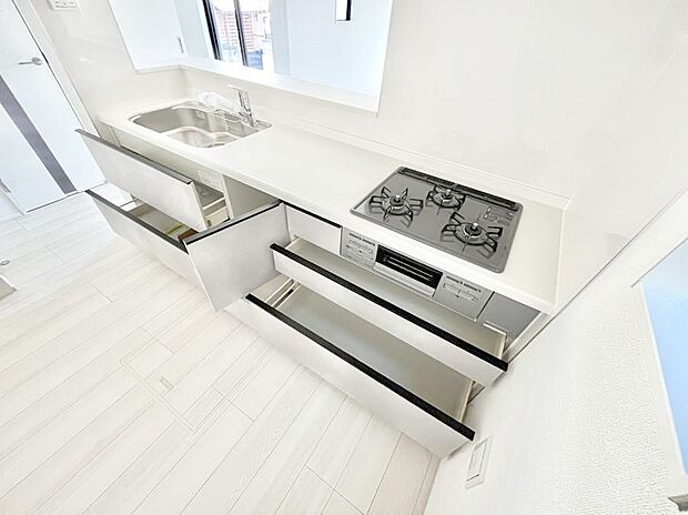 使いやすさを優先したスライド式収納タイプ!