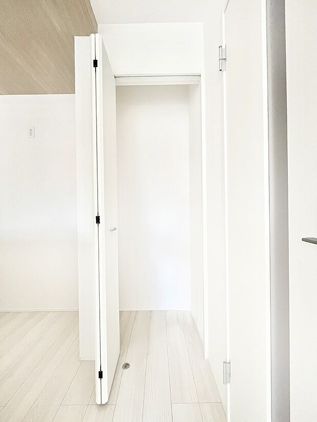 食材のストックはもちろん、日用品の収納など使い方はいろいろ!