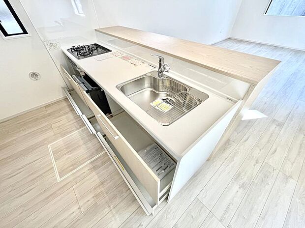 使いやすさを優先したスライド式収納タイプ!