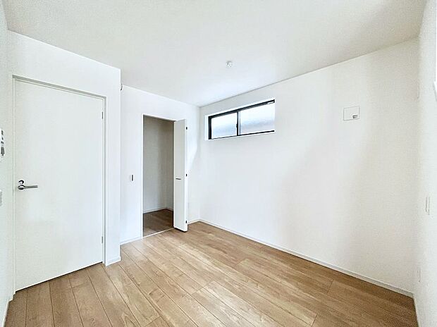 キッチン横にあるWIC付きスペース。家事コーナーやキッズスペースなど使い方はあなた次第!