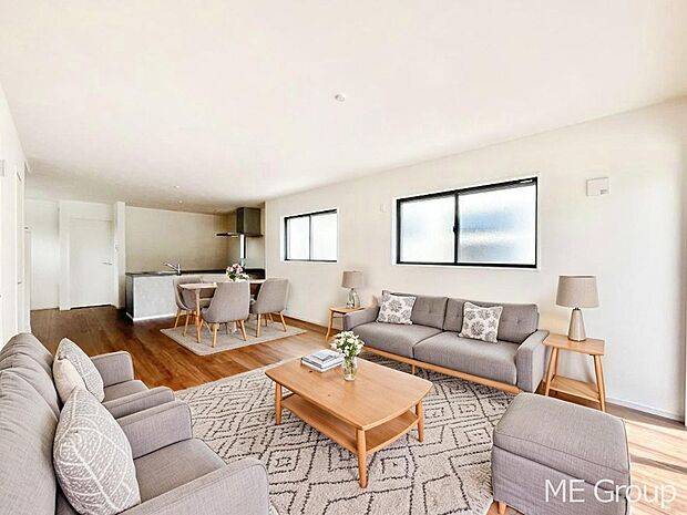 ◆1号棟◆〜Living〜 家族の食事や団らんのほか、子どもを遊ばせたり、友人を招いたりするLDKは住まいの中心。長時間過ごす場所だから、その空間は住まい全体の居心地を左右します。 ※家具はCGです