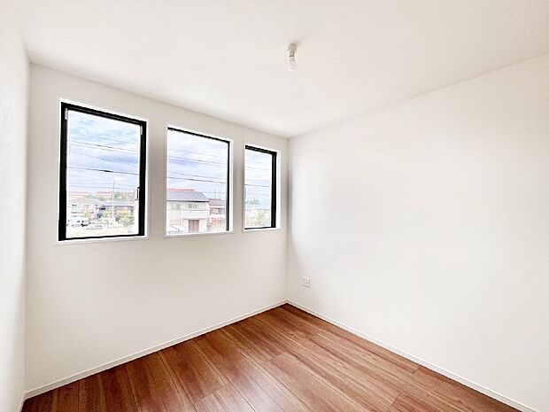 爽やかな日差しがお部屋全体を優しく包み込んでくれます  