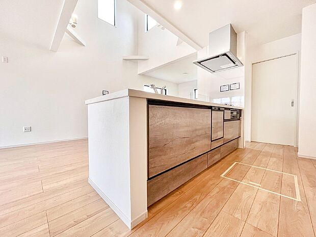 オープンなカウンターキッチンはご家族とのコミュニケーションもとりやすいです!