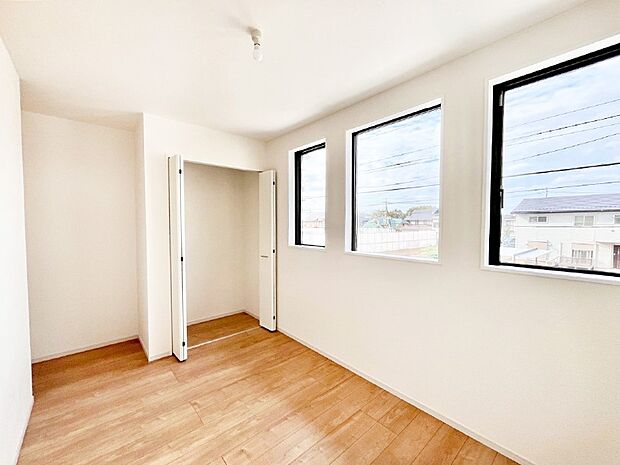 使いやすい形でベットや家具の置き方にも困ることもありません。 