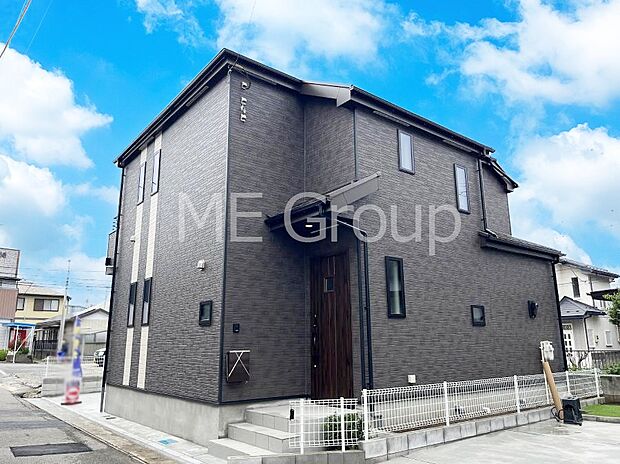 ◆B号棟◆〜Exterior〜 閑静な住宅地で子育て家族にピッタリ。毎日のお散歩も快適な緑に恵まれたエリアで、自然に包まれた穏やかな暮らしを実現するための、ゆとりある住環境が整っています。