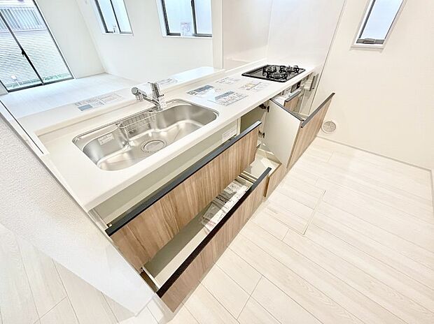 ◆2号棟◆使いやすさを優先したスライド式収納タイプ！