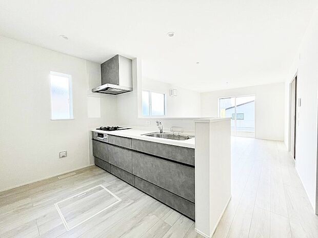 料理をしながらご家族との会話を楽しめる対面カウンターキッチン