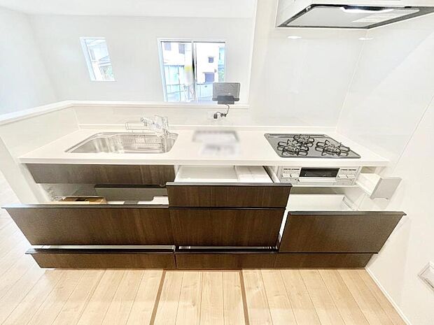 使いやすさを優先したスライド式収納タイプ！