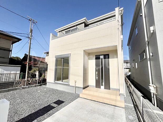 ◆1号棟◆~Exterior~ 周辺には学校や買物施設もあり生活、子育てに適した環境が広がっています!「永住地」として、物件のご見学だけではなく、周辺の環境や通学できる学校についてもご相談ください!