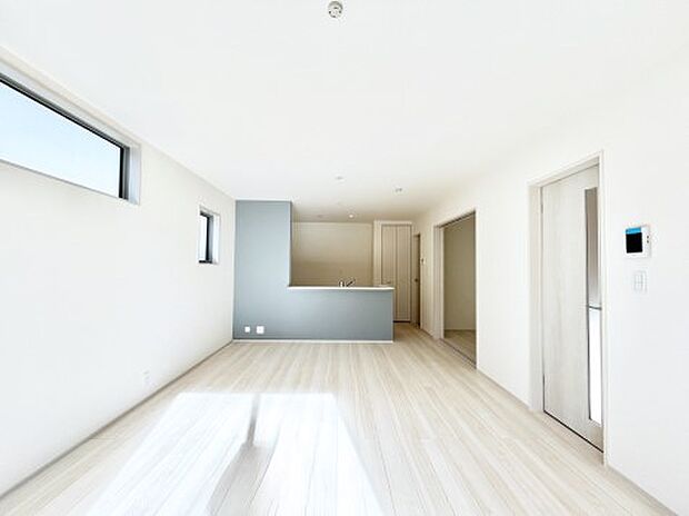 ◆1号棟◆~Living~ ここにはみんなが集い、食事と楽しい会話が始まる。話に夢中になりすぎて、ついつい時を忘れ夜半過ぎになってしまう。そんな束の間の幸せを感じさせてくれる場所でありたい。