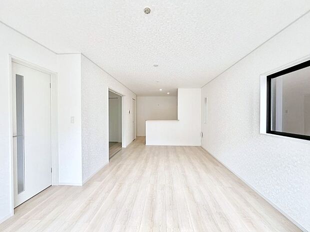 ◆3号棟◆〜Living〜 家族の食事や団らんのほか、子どもを遊ばせたり、友人を招いたりするLDKは住まいの中心。長時間過ごす場所だから、その空間は住まい全体の居心地を左右します。