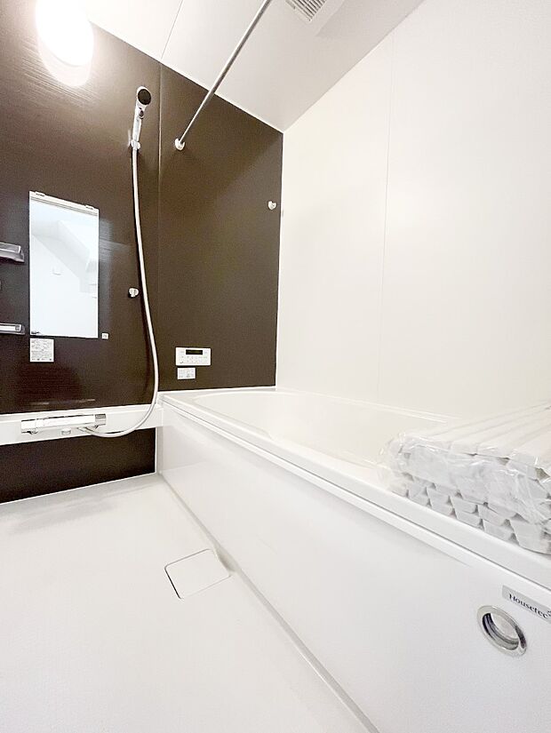 落ち着いた雰囲気でゆっくりお寛ぎいただけるバスルーム