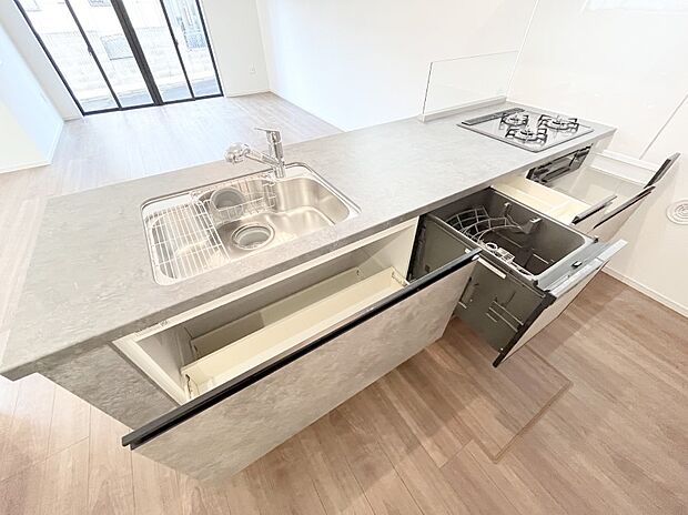 使いやすさを優先したスライド式収納タイプ!