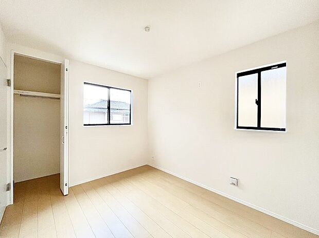 使いやすい形でベットや家具の置き方にも困ることもありません。   