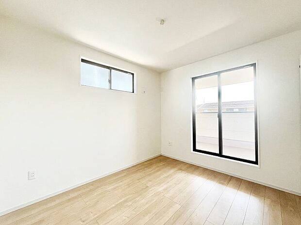 〜Bed Room〜 子供部屋はお子様にとって大変重な役割があります。子供一人で過ごす空間を与えることで、宿題や勉強時間も自然と増えまた自ら部屋の片付けや掃除なども促すことに繋がります。