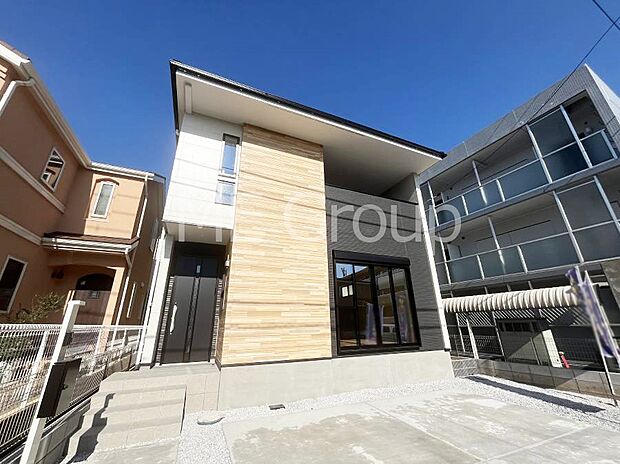 ~Exterior~ 閑静な住宅地で子育て家族にピッタリ。 毎日のお散歩も快適な緑に恵まれたエリアで、自然に包まれた穏やかな暮らしを実現するための、ゆとりある住環境が整っています。