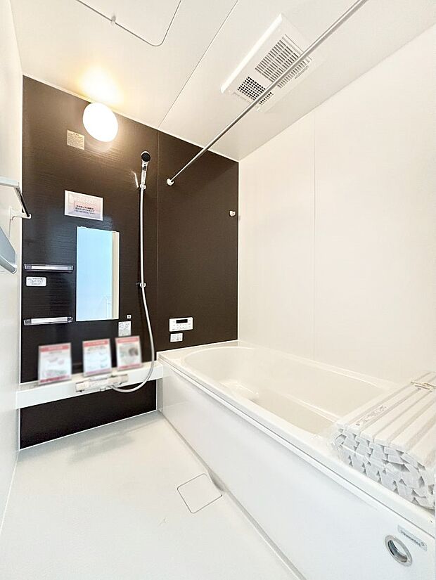 ◆1号棟◆〜Bath Room〜　ゆったりと足を伸ばして入浴することが可能！一日の疲れを癒す貴重なバスタイムです。十分な広さなので、リビングとは違った家族団欒のひと時をお楽しみいただけます。