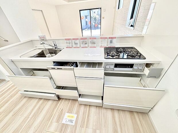 ◆1号棟◆使いやすさを優先したスライド式収納タイプ！