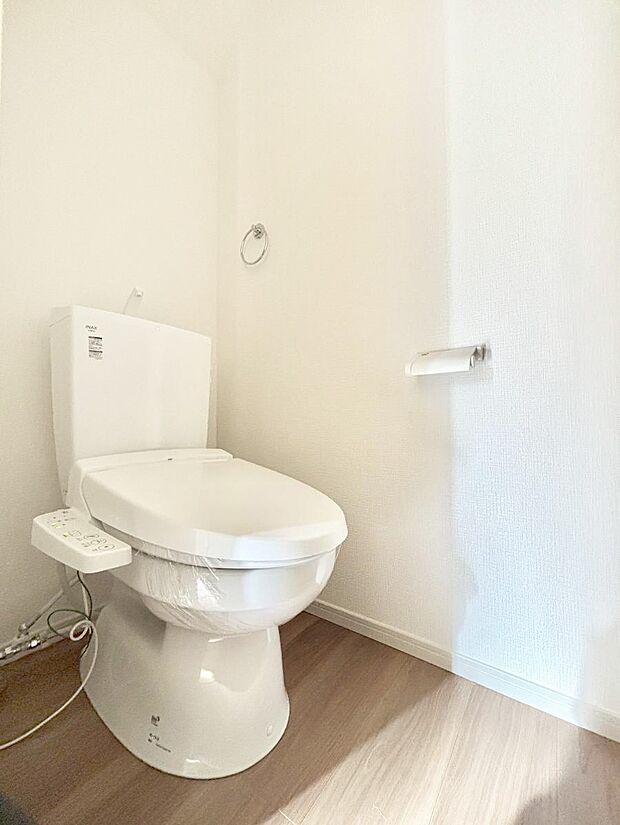 トイレは温水洗浄機能付き