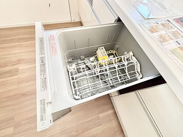 面倒なお片づけは食洗機にお任せ！家事の負担が減って、時間にも気持ちにもゆとりができます。