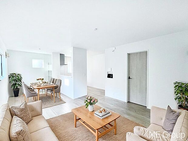 落ち着いた雰囲気のＬＤＫは家族みんなの快適空間※家具はCGです