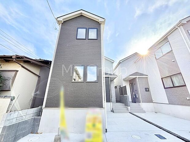 ◆B号棟◆〜Exterior〜　住宅地になっているので車量も少なく、静かな立地です。子育て環境も良好です♪♪周辺環境もあわせてご案内させて頂きます。住みたくなる家。暮らしたい町。