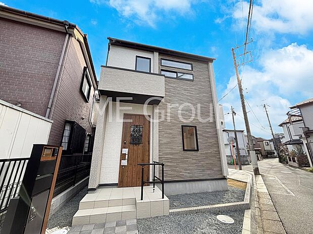 ◆1号棟◆〜Exterior〜　首都圏で憧れのスローライフ♪緑に囲まれた土地は都会の喧騒を忘れられそう。四季を通じて自然と触れ合えるスポットが周辺には盛りだくさん！住みたくなる家。暮らしたい町。