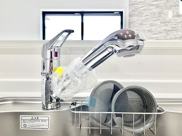 いつでも清潔なおいしいお水を。一つの水栓で水道水と浄水を使い分け。