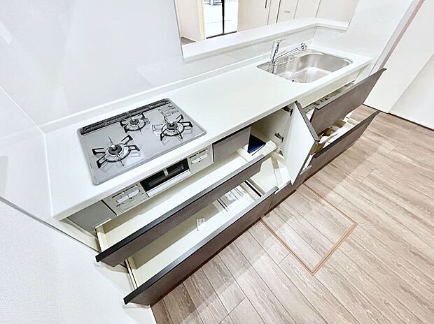 使いやすさを優先したスライド式収納タイプ!