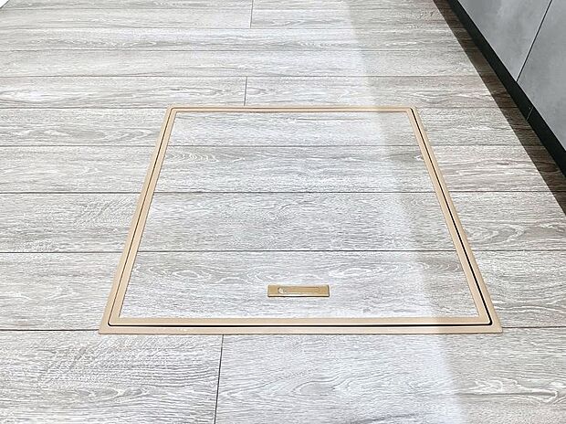 床下収納付き!日用品・非常用品の収納にも大活躍。