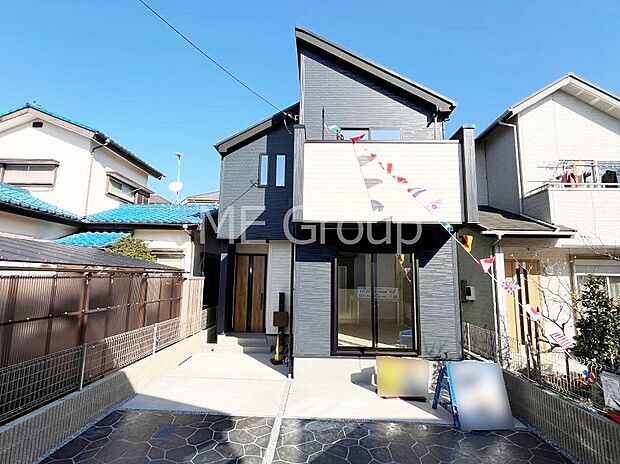 溢れる陽光でご家族の笑顔も輝く