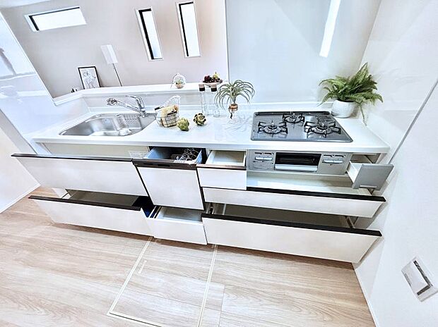 使いやすさを優先したスライド式収納タイプ！