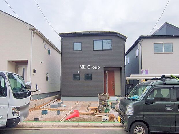 ◆2号棟◆〜Exterior〜毎日のお散歩も快適な緑に恵まれた閑静な住宅地は、伸び伸びスローライフを叶えてくれます。自然豊富な季節の移ろいを身近に感じられる、子育てに適した環境です。