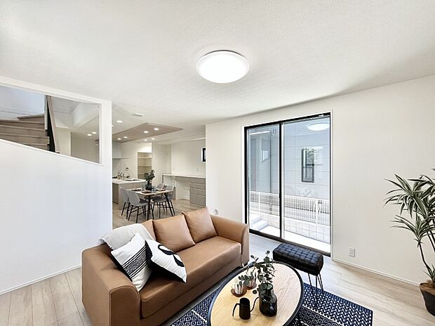 ◆NO.19◆〜Living〜　ここにはみんなが集い、食事と楽しい会話が始まる。ついつい時を忘れ夜半過ぎになってしまう。そんな束の間の幸せを感じさせてくれる場所でありたい。