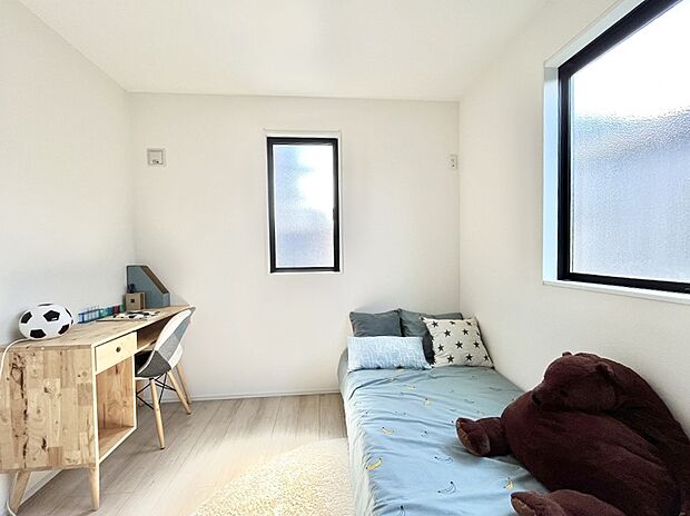 ◆NO.19◆〜Bed Room〜　子供部屋はお子様にとって大変重な役割があります。子供一人で過ごす空間を与えることで、勉強時間も自然と増え、自ら部屋の片付けや掃除なども促すことに繋がります。