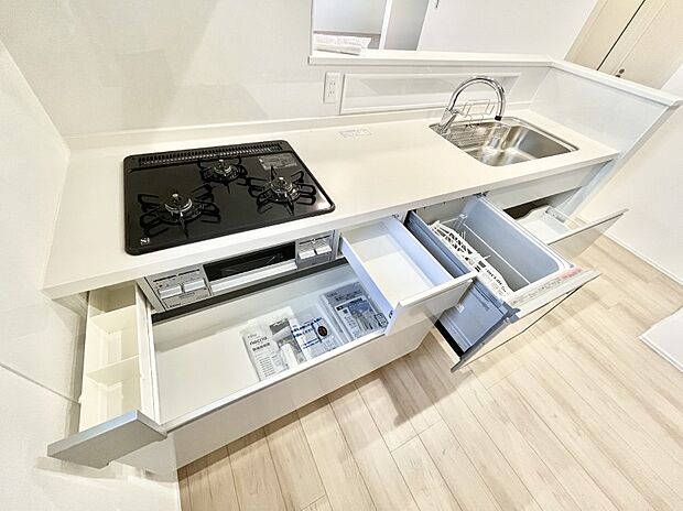 使いやすさを優先したスライド式収納タイプ！