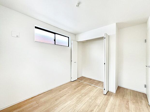 〜Bed Room〜　部屋数が多いのが戸建てのメリットです。ご家族が増えたことで手狭に感じていた住まいも戸建てでは各居室プライバシーを保つことができます。住まいにゆとりが生まれ心もリラックスできます♪