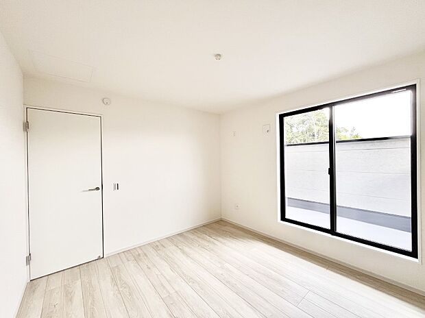 〜Bed Room〜　部屋数が多いのが戸建てのメリットです。ご家族が増えたことで手狭に感じていた住まいも戸建てでは各居室プライバシーを保つことができます。住まいにゆとりが生まれ心もリラックスできます♪