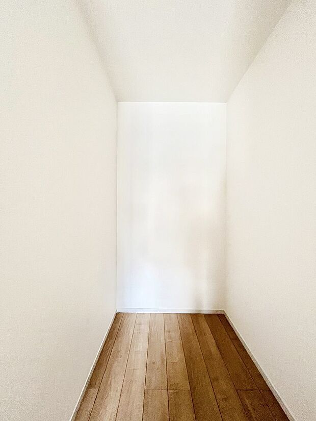 ウォークインクローゼットの活用で生活空間スッキリ