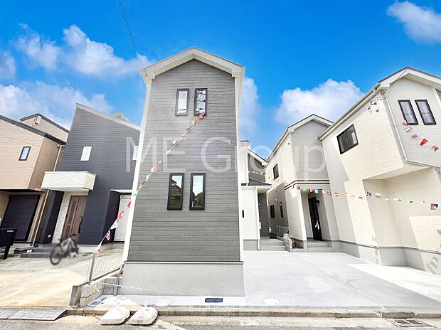 ◆2号棟◆〜Exterior〜　閑静な住宅地で子育て家族にピッタリ。毎日のお散歩も快適な緑に恵まれたエリアで、自然に包まれた穏やかな暮らしを実現するための、ゆとりある住環境が整っています。