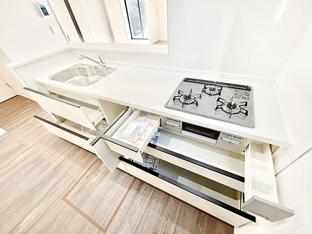 使いやすさを優先したスライド式収納タイプ！