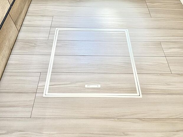 床下収納付き!日用品・非常用品の収納にも大活躍。