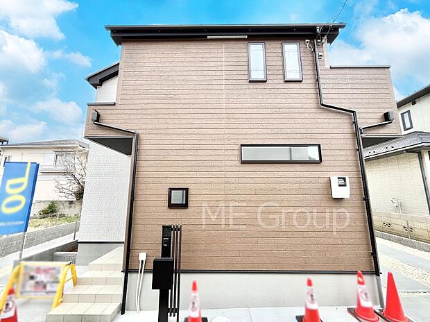 洗練された外観、上質な住空間が広がる室内は永く安心して過ごせる住居です。