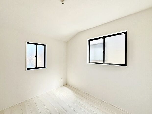 2面採光を確保した明るい空間。家族みんなが快適な暮らしを実現する設計です。